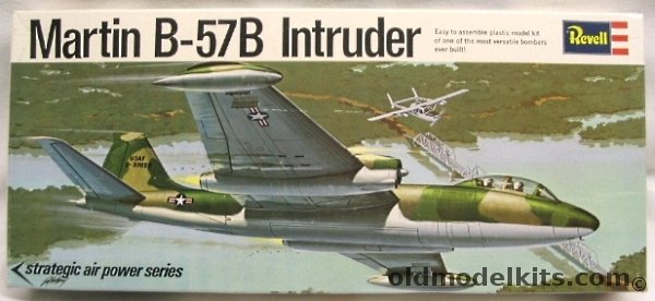 Revell 1/82 Martin B-57B Intruder (Canberra), H132 plastic model kit